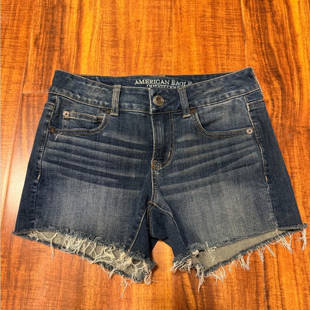🌊Buy 2 get 1 Free 🌊 American Eagle Outfitters Distressed Shortie Shorts
